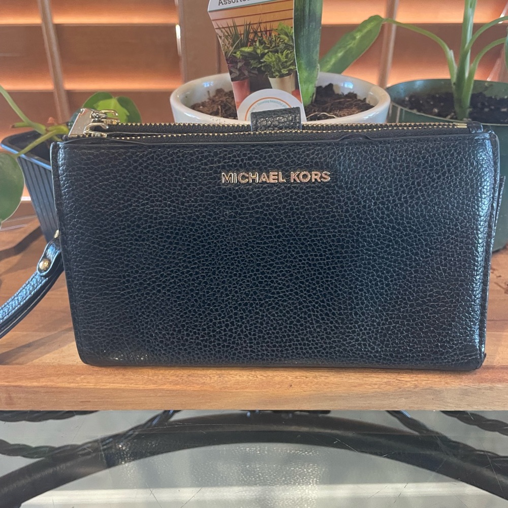 Michael Kors wristlet